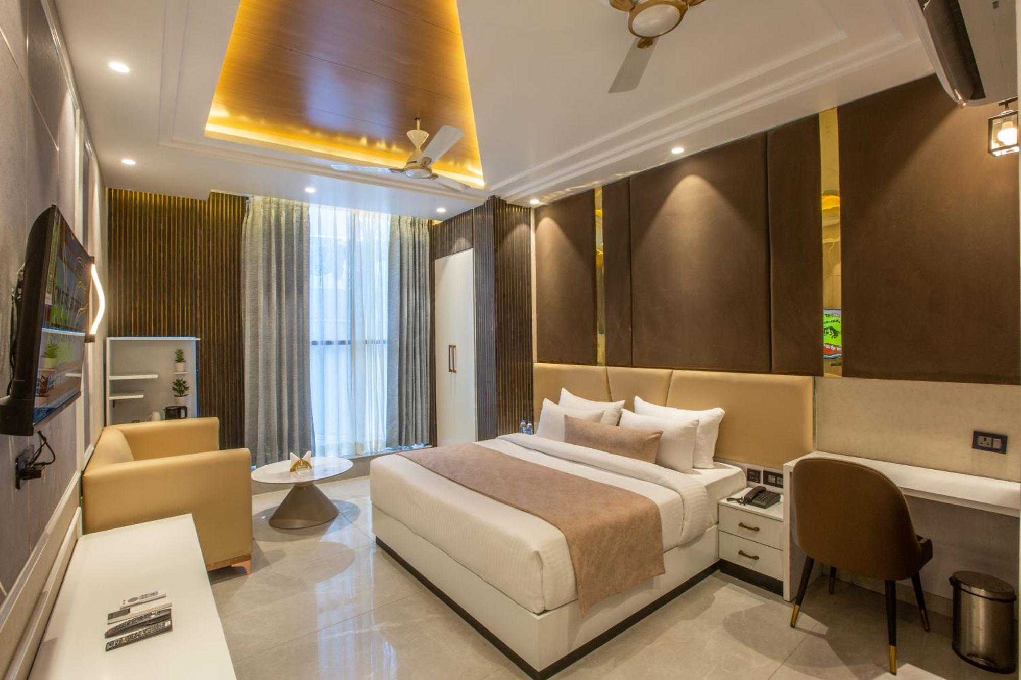 Aroma Plaza Delhi Airport New Delhi