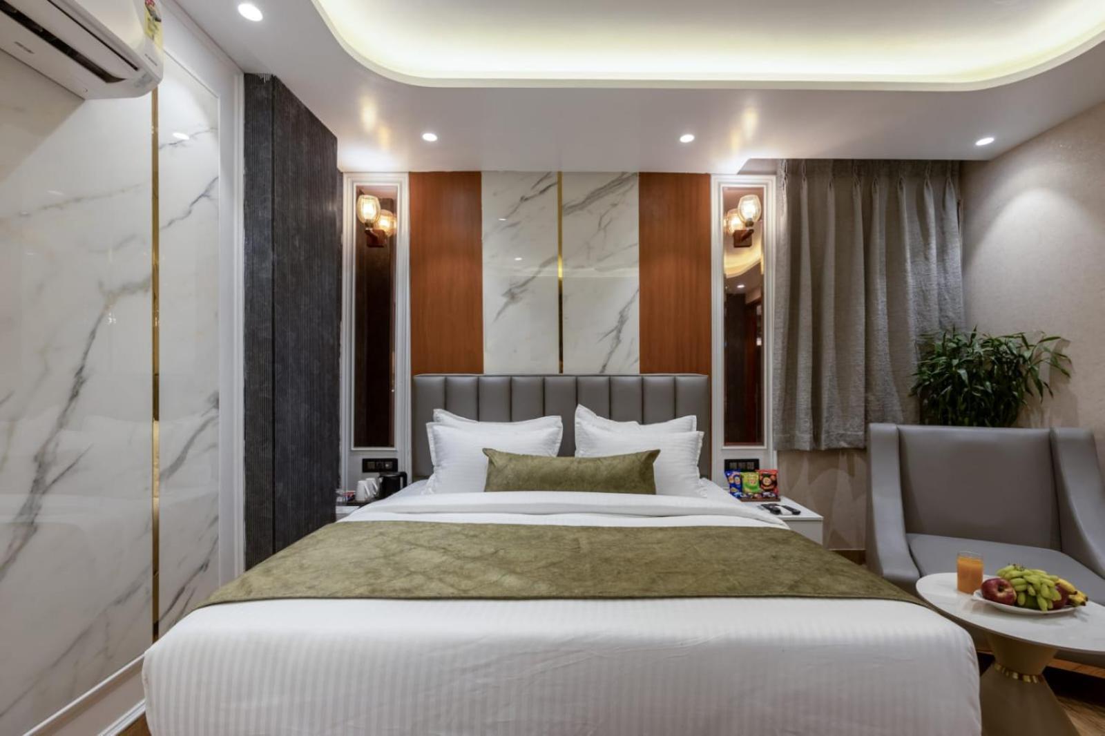 Hotel Aroma Plaza Delhi Airport