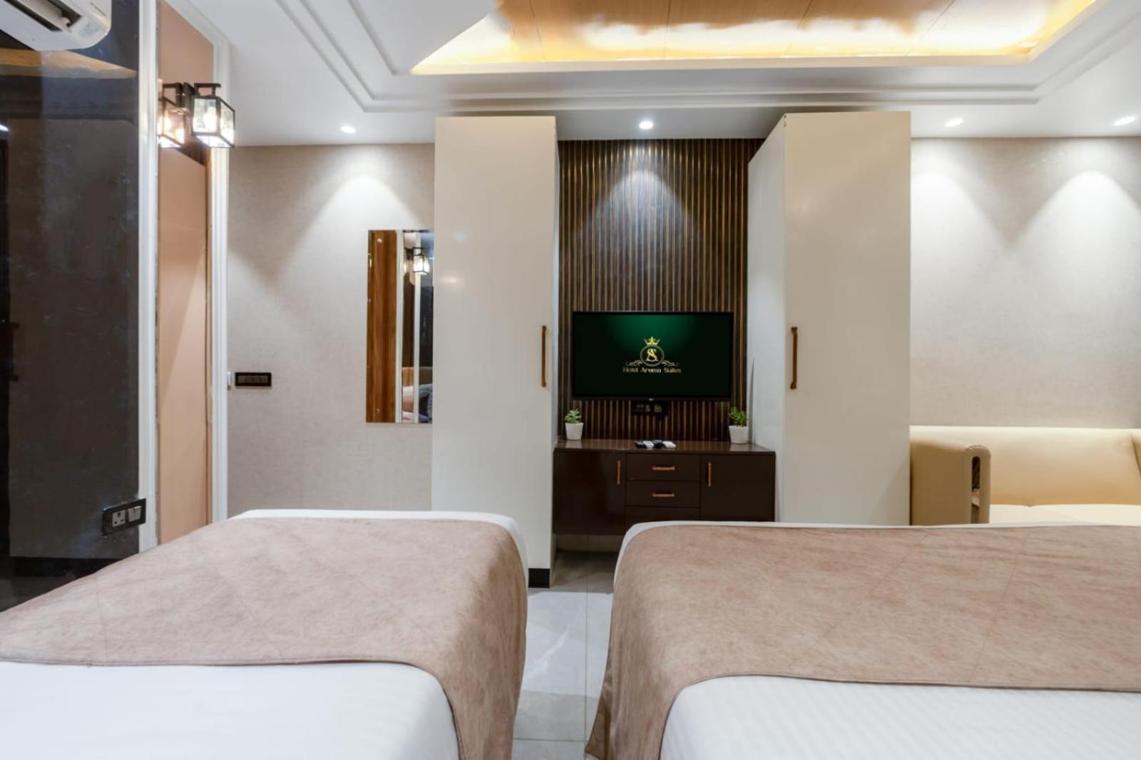 Aroma Plaza Delhi Airport Hotel 4*