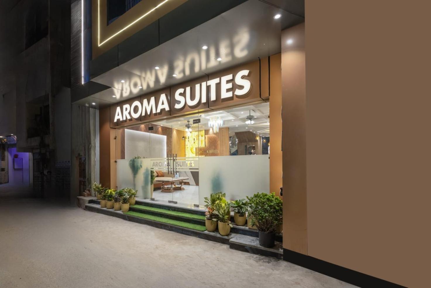 Aroma Plaza Delhi Airport Hotel 4*